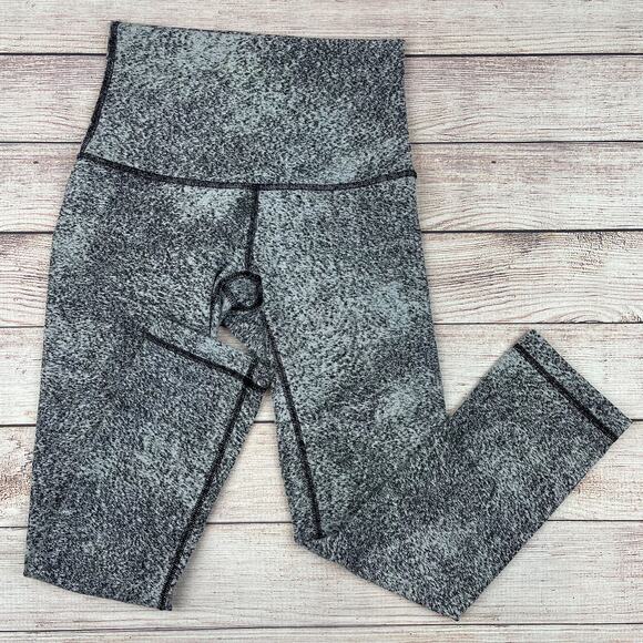 lululemon athletica Pants - Lululemon Wunder Under Crop Hi-Rise in Luon Spray Jacquard White Black